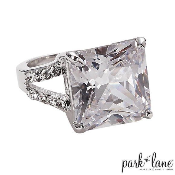 Bombshell Silver Ring - Picture 5 of 5